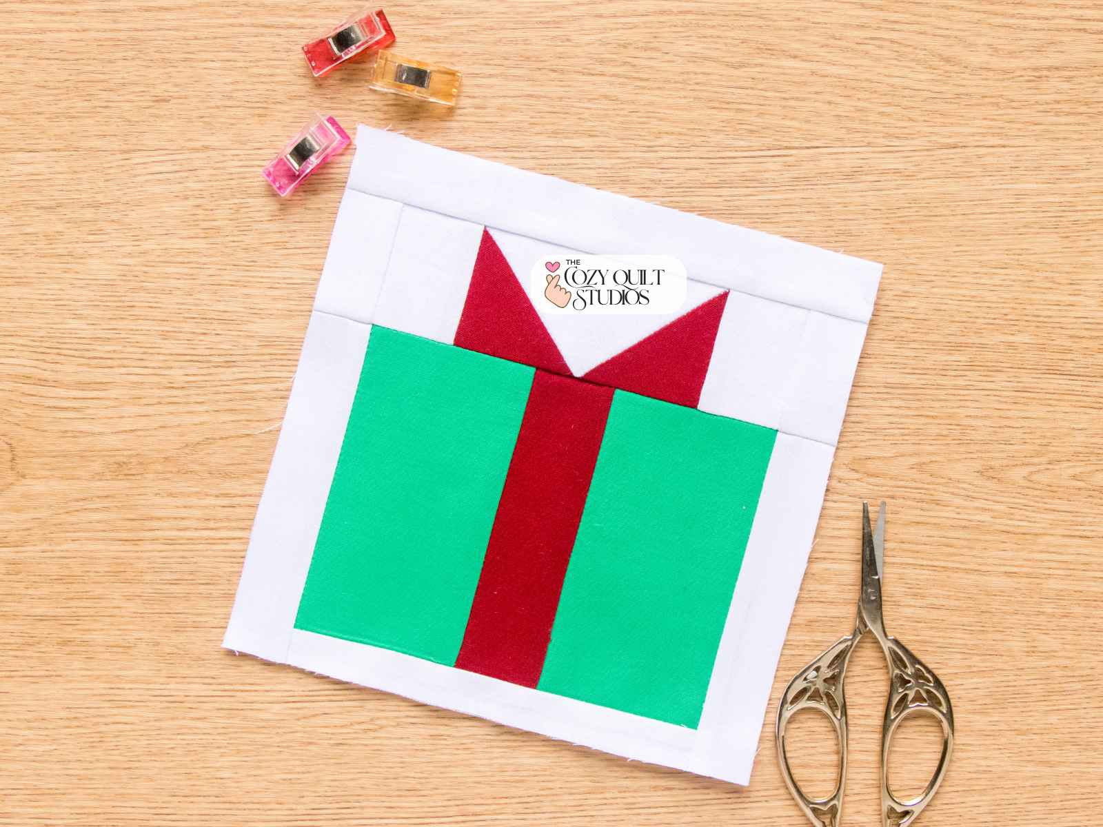 easy holday quilt block digital pattern for christmas