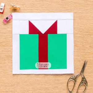 christmas present quilt block foundation paper piecing christmas fpp quilt block pattern
