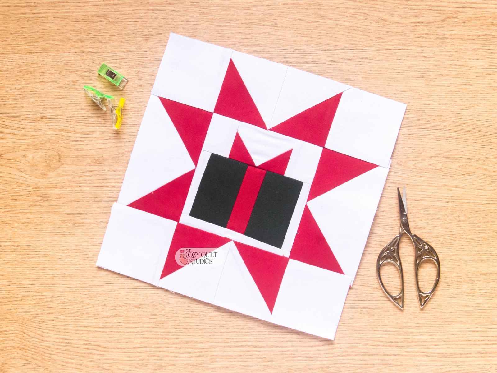 Christmas Present Sawtooth Star FPP quilt block pattern with six sizes digital pdf download