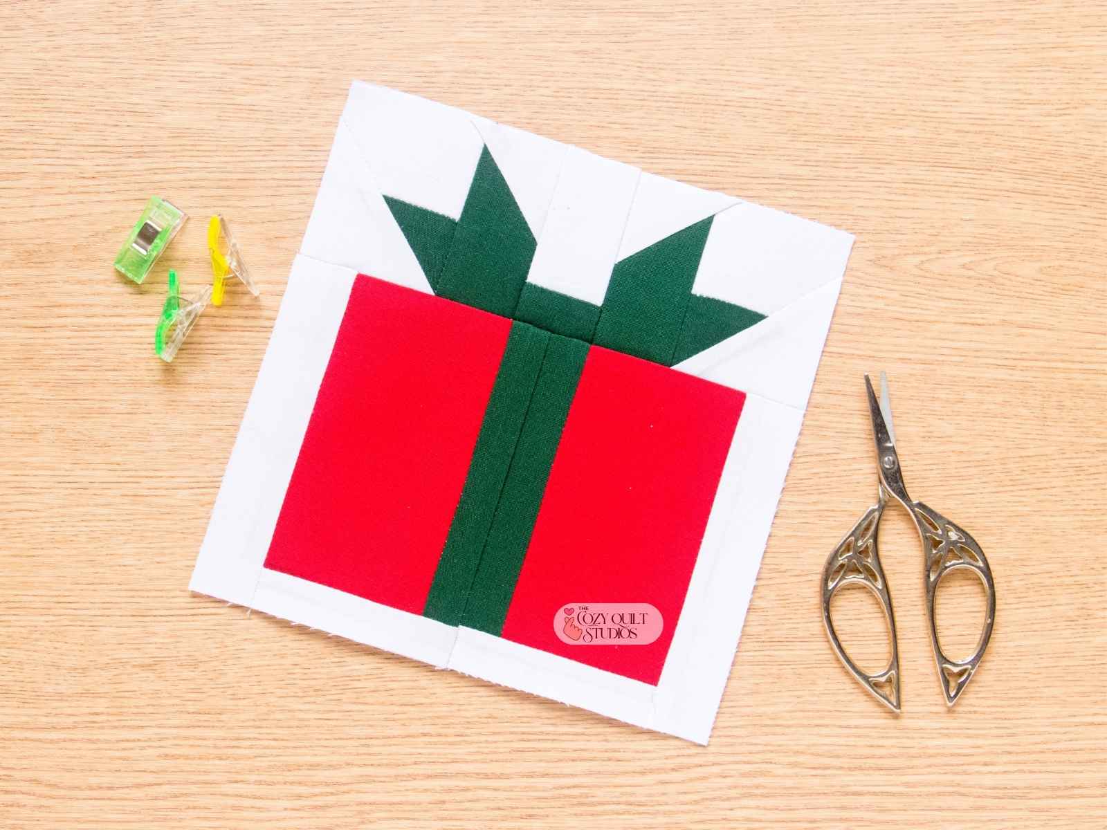 Christmas Present quilt block paper pieced templates in red and green
